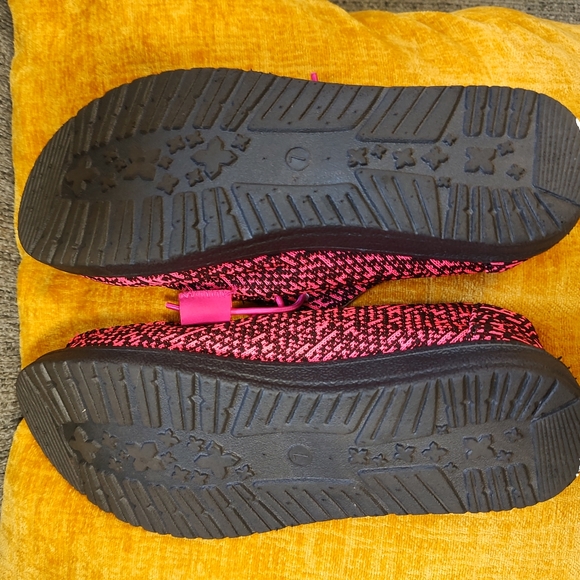 Simply Southern Collection Shoes in Pink - Picture 3 of 4